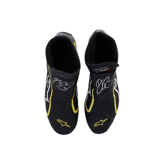 Daniel Ricciardo 2019 Renault F1 racing shoes featuring black and yellow Renault inspired styling with motorsport detailing