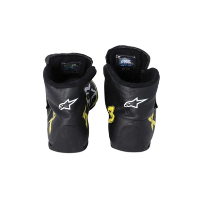 Daniel Ricciardo 2019 Renault F1 racing shoes featuring black and yellow Renault inspired styling with motorsport detailing